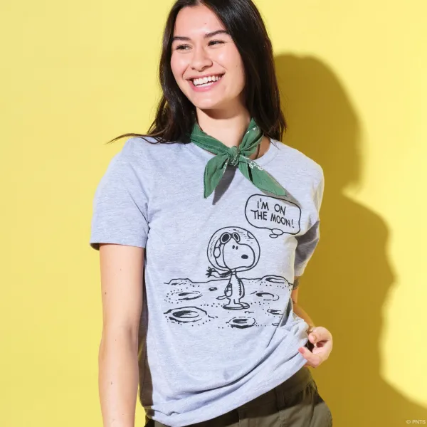peanuts_snoopy_on_the_moo_0.webp Super7 Peanuts^Peanuts Snoopy On The Moon - Athletic Heather T-Shirt